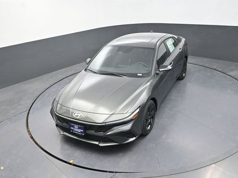 New 2026 Hyundai Elantra SEL Sport Premium FWD image 24