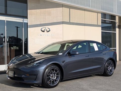 Used 2022 Tesla Model 3 Long Range AWD/4WD image 1