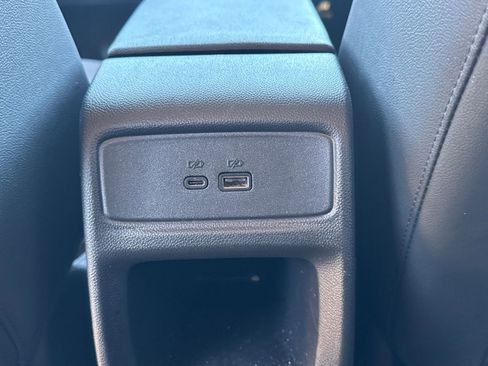 Used 2025 Chevrolet Trax LT w/ LT Convenience Package image 24