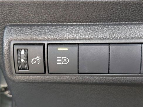 Used 2021 Toyota Corolla LE FWD image 11