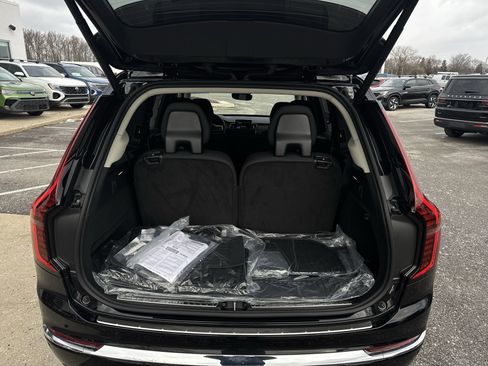 New 2026 Volvo XC90 B6 Plus w/ Protection Package Premier image 27