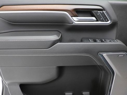 Used 2024 GMC Sierra 2500 Denali image 16