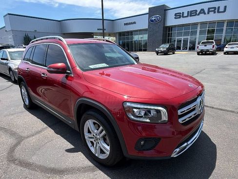 Used 2022 Mercedes-Benz GLB 250 4MATIC image 2