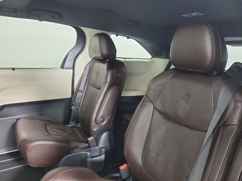 Certified 2023 Toyota Sienna Platinum AWD/4WD image 24