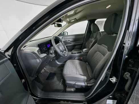 Used 2025 Nissan Kicks SV image 13