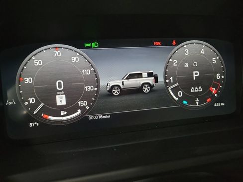 New 2026 Land Rover Defender 90 X-Dynamic SE AWD/4WD image 17