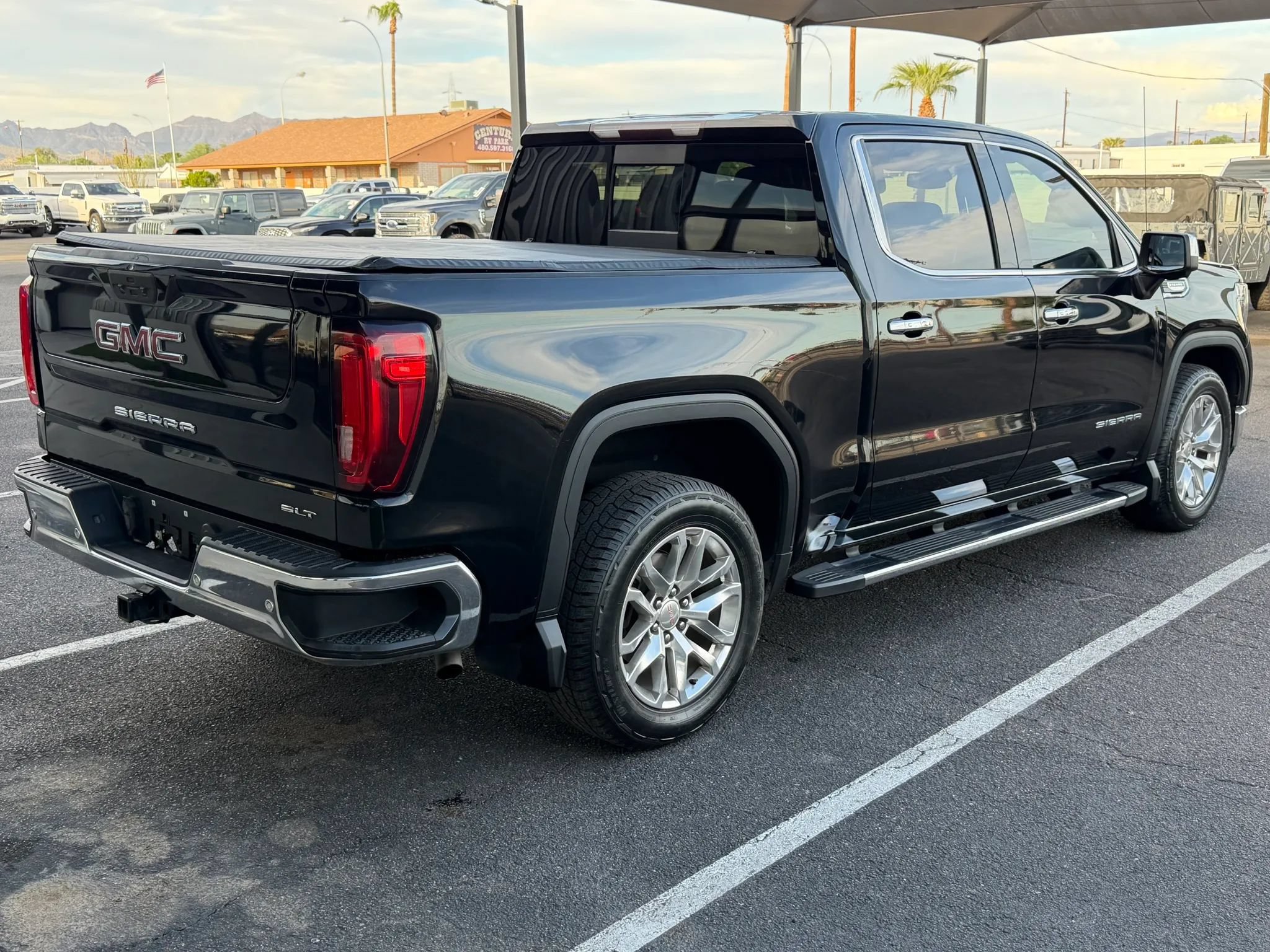 Used 2020 GMC Sierra 1500 SLT RWD image 7