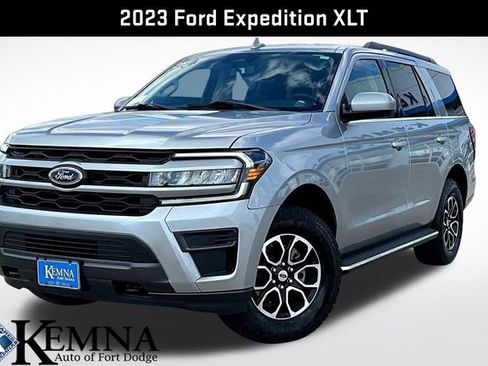 Used 2023 Ford Expedition XLT AWD/4WD image 3
