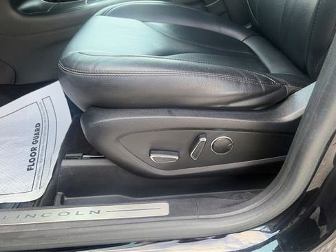 Used 2017 Lincoln MKC Premiere FWD image 18