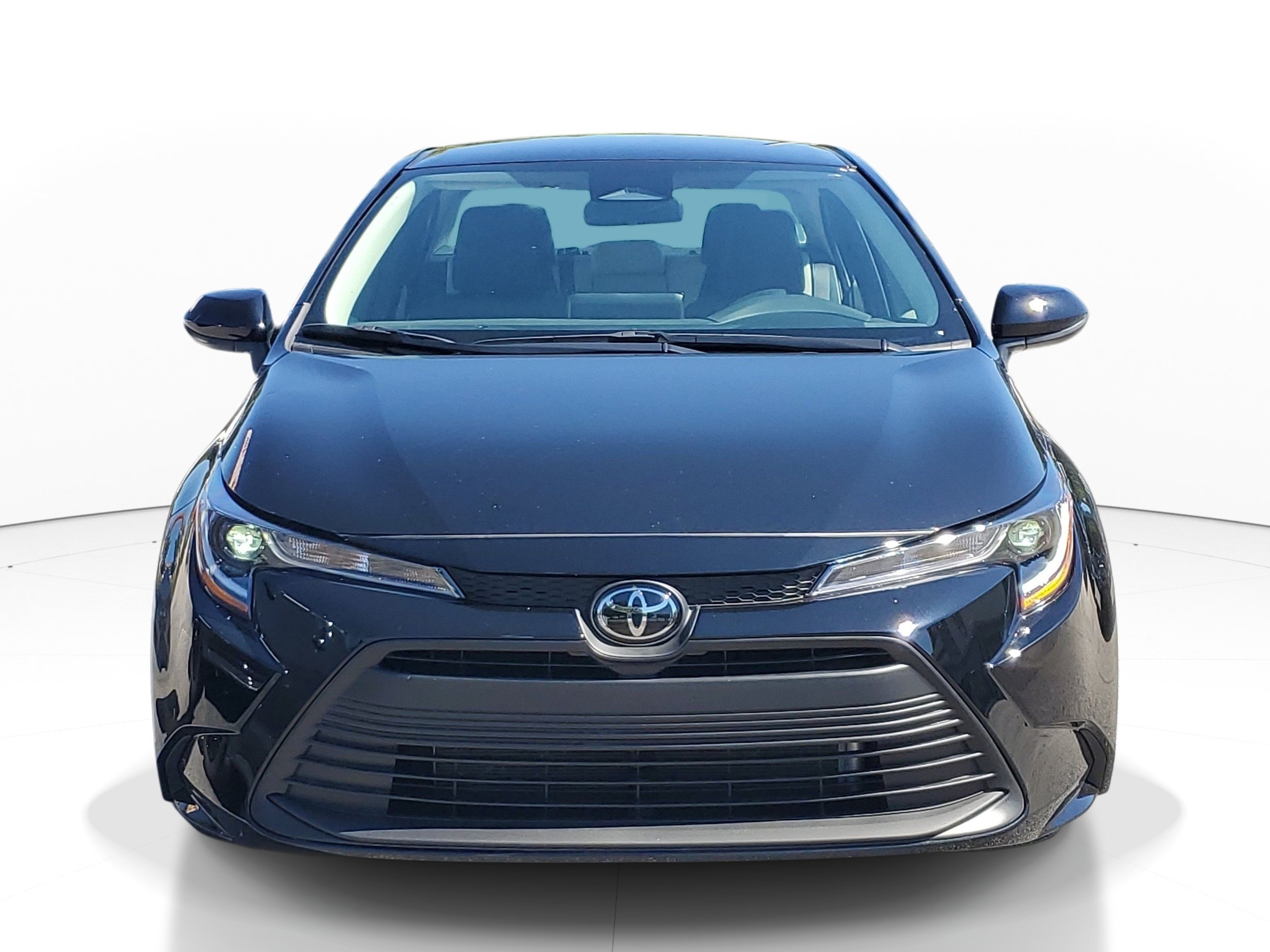 Used 2026 Toyota Corolla LE FWD image 2