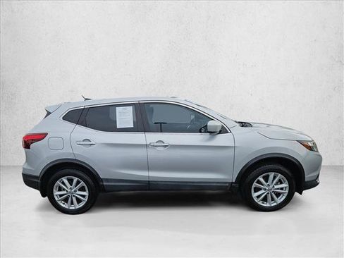 Used 2018 Nissan Rogue Sport S w/ S Appearance Package image 4