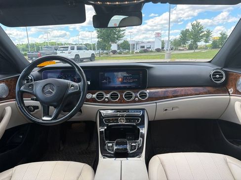Certified 2018 Mercedes-Benz E 300 4MATIC image 22