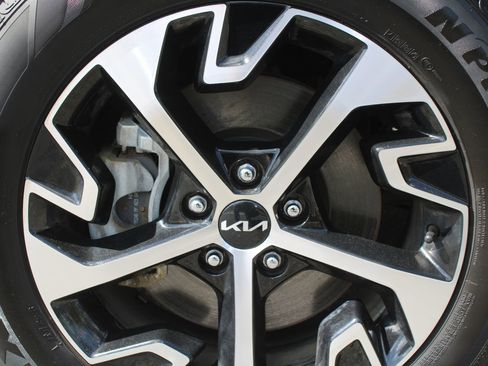 Certified 2023 Kia Sportage EX image 18