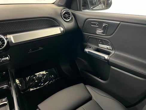 New 2026 Mercedes-Benz GLB 250 4MATIC image 10