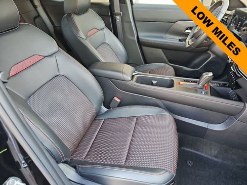 Used 2025 Nissan Kicks SR FWD image 18