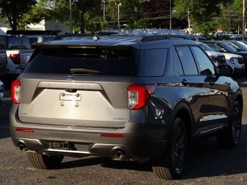 Certified 2023 Ford Explorer XLT w/ Equipment Group 202A AWD/4WD image 4