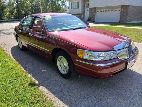 Used 1999 Lincoln Town Car Executive RWD image 5