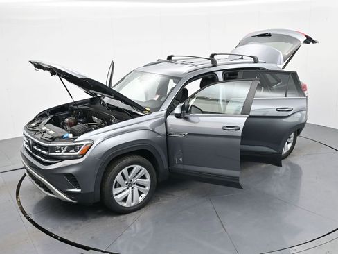 Used 2022 Volkswagen Atlas Cross Sport SE image 39