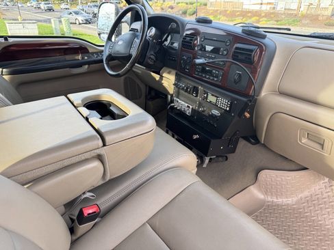 Used 2006 Ford F350 Lariat image 7