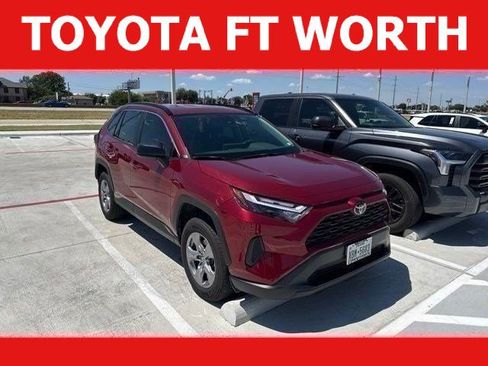 Used 2025 Toyota RAV4 LE AWD/4WD image 1