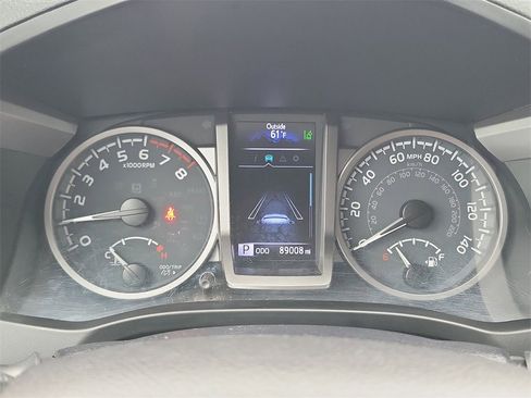 Used 2021 Toyota Tacoma SR5 w/ Technology Package image 7