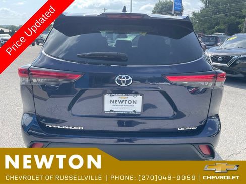 Used 2022 Toyota Highlander LE AWD/4WD image 40