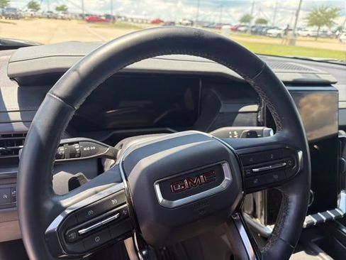 Used 2025 GMC Acadia AT4 w/ LPO, Floor Liner Package AWD/4WD image 17
