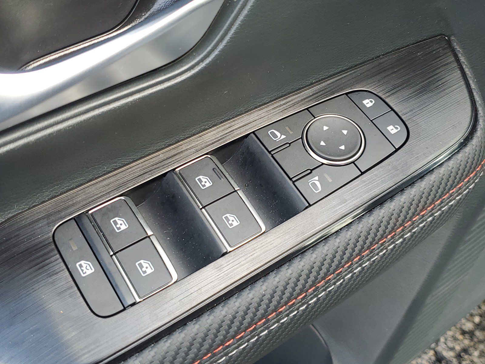 Certified 2025 Nissan Kicks SR AWD/4WD image 27