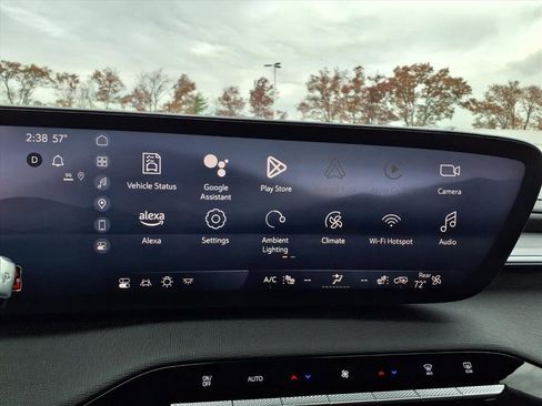 Used 2025 Buick Enclave Preferred w/ Power Package image 16