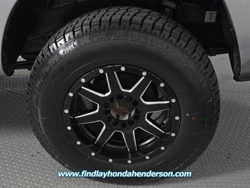 Used 2021 Toyota Tacoma SR5 RWD image 10