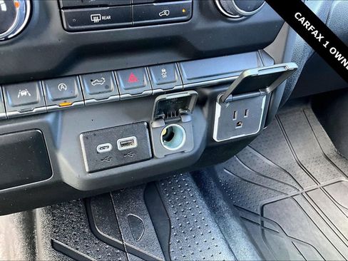 Used 2025 Chevrolet Silverado 1500 Custom AWD/4WD image 17