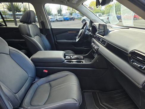 Certified 2025 Honda Pilot Elite image 6