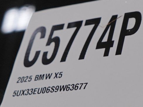 Used 2025 BMW X5 M60i AWD/4WD image 30