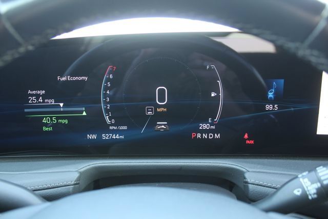 Used 2025 Cadillac XT4 Premium Luxury FWD image 25