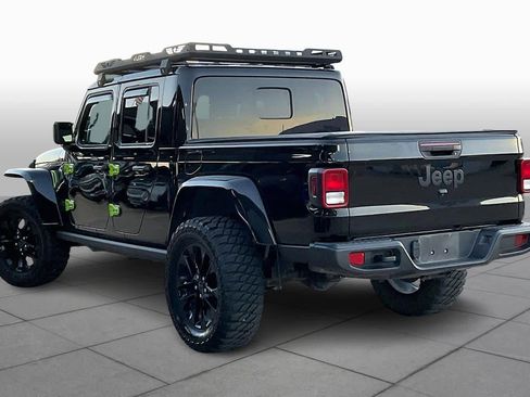 Used 2025 Jeep Gladiator Sport image 12