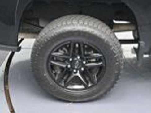 Used 2022 Chevrolet Silverado 1500 LT Trail Boss image 5