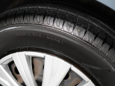 Used 2004 Toyota Sienna LE w/ LE Pkg 1 FWD image 35