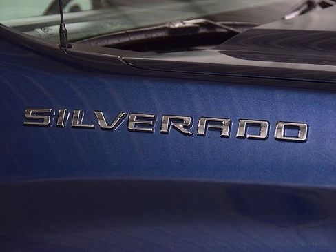 Used 2023 Chevrolet Silverado 1500 LT AWD/4WD image 13