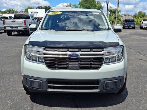 Used 2022 Ford Maverick Lariat w/ Lariat Luxury Package FWD image 2