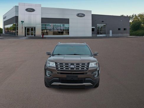 Used 2016 Ford Explorer Limited image 3
