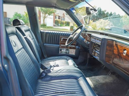 Used 1989 Cadillac Brougham RWD image 18