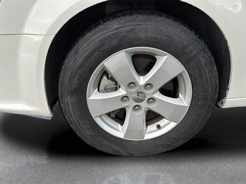 Used 2013 Dodge Grand Caravan SE FWD image 16