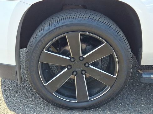 Used 2016 Cadillac Escalade ESV Premium AWD/4WD image 29