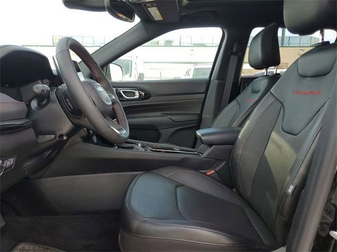 Used 2024 Jeep Compass Trailhawk w/ Trailhawk Elite Group image 19