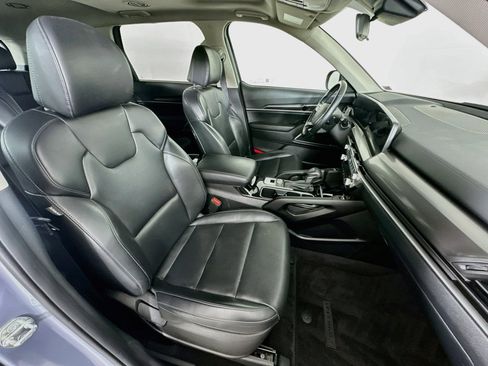 Used 2025 Kia Telluride S FWD image 34