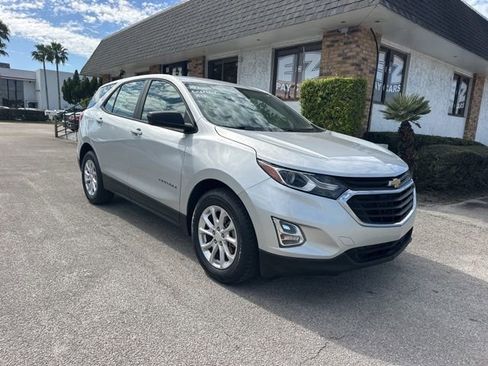 Used 2020 Chevrolet Equinox LS image 4