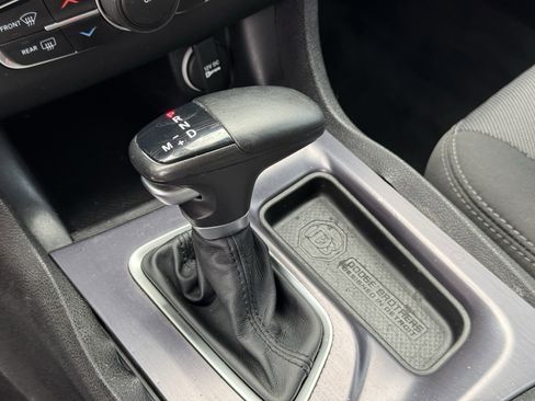 Used 2018 Dodge Charger SXT RWD image 23