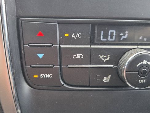 Used 2013 Jeep Grand Cherokee Laredo image 25