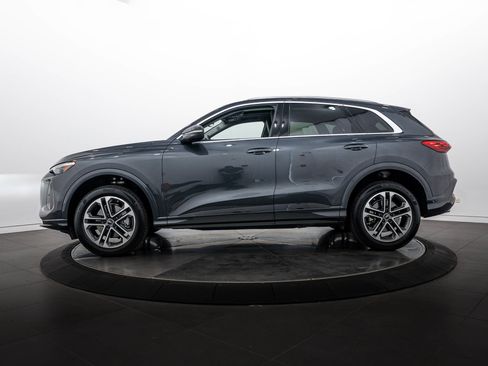 Used 2025 Audi Q5 Premium Plus w/ Premium Plus AWD/4WD image 6