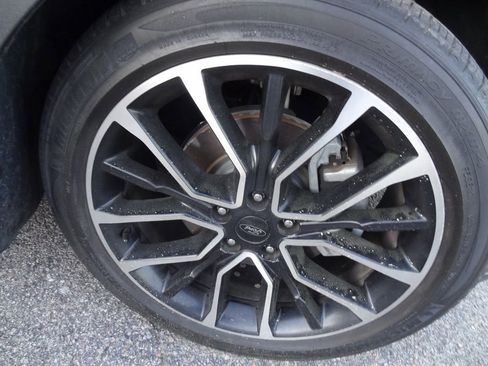 Used 2018 Ford Taurus SEL w/ Equipment Group 201A image 14